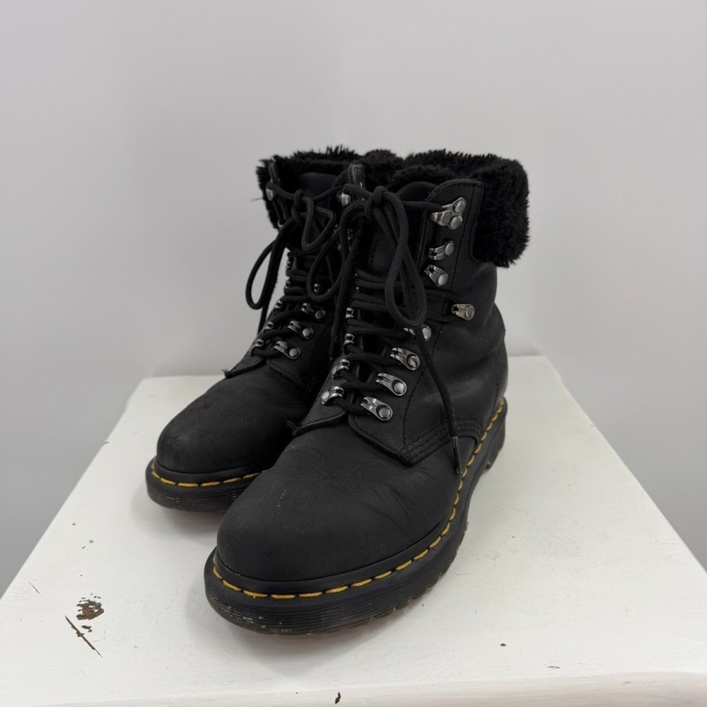 Dr Martens Womens Boots 7 Black Leather Fur Lined Combat Ankle Grunge Punk